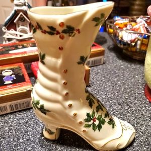 Porcelain Victorian boot with holly and ivy holiday pattern